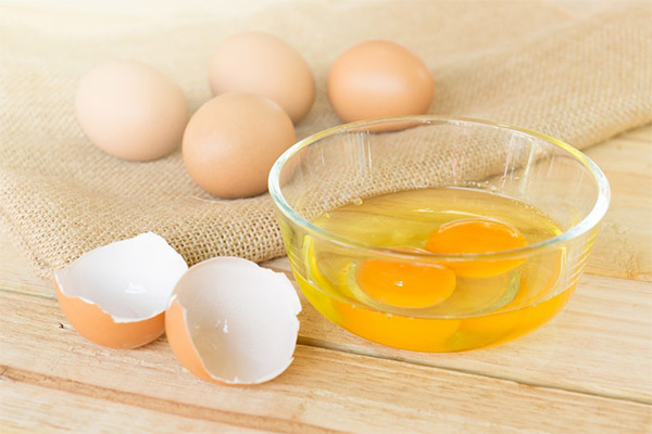 Чем полезны куриные сырые яйца