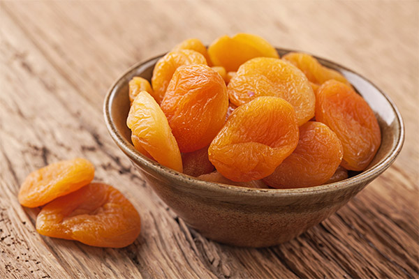 Чем полезны сушеные абрикосы