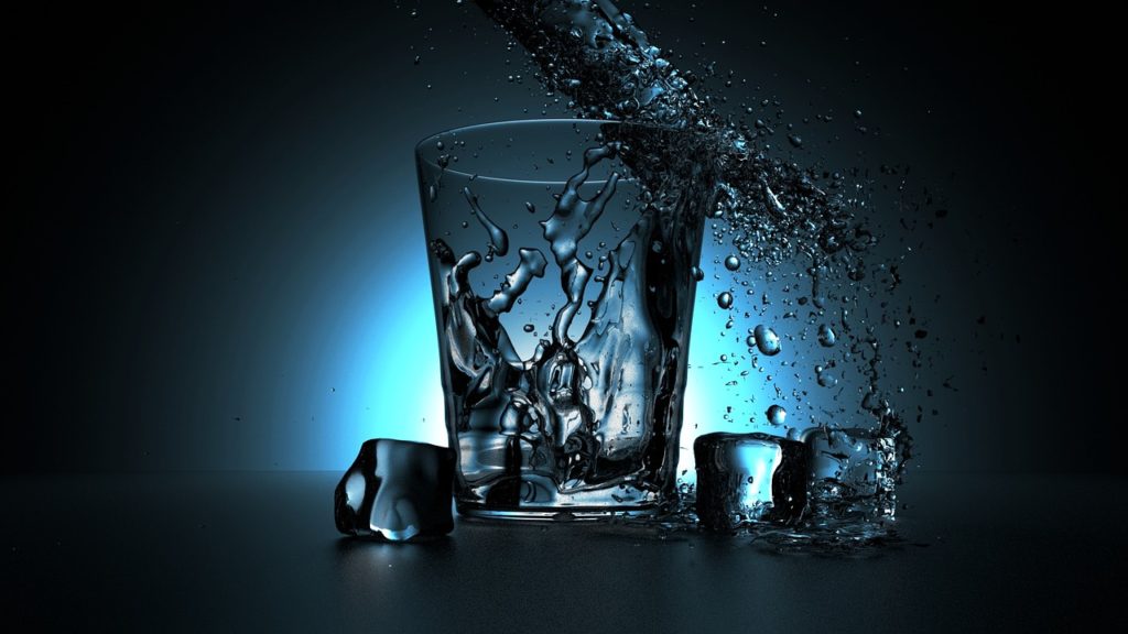 Талая вода: польза, свойства, как принимать и как приготовить