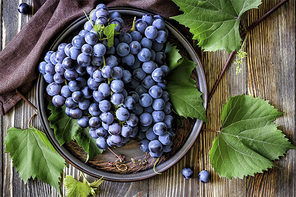 Как правильно есть виноград