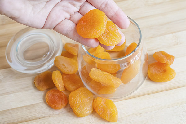Как правильно хранить сушеные абрикосы