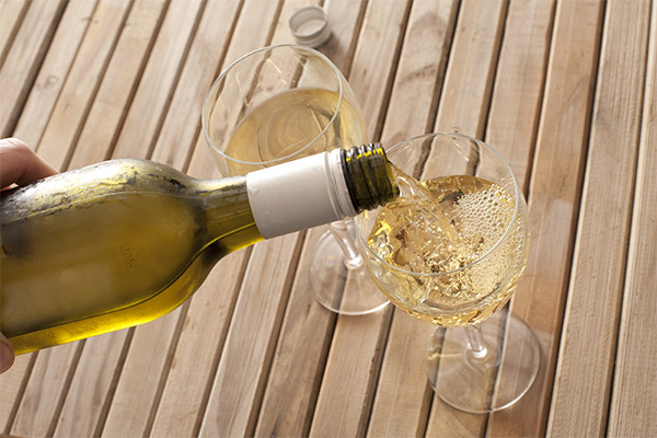 Как правильно пить белое вино
