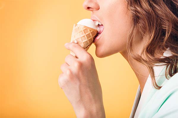 Как правильно вводить мороженое в рацион кормящей мамы