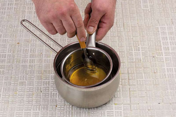 Как растопить мёд на водяной бане