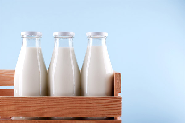Как выбрать и хранить молоко