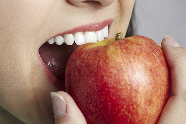 Какие фрукты полезны для зубов