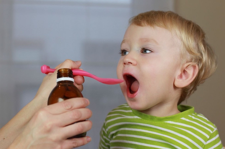 Чем лечить кашель у ребёнка 2 года?