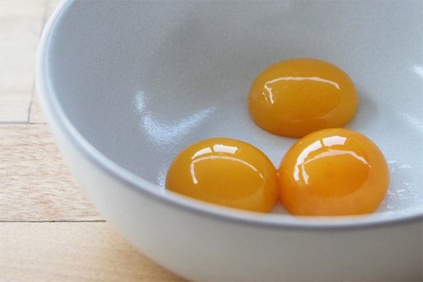 Можно ли давать сырые яйца животным