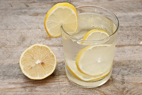 Польза и вред воды с лимоном