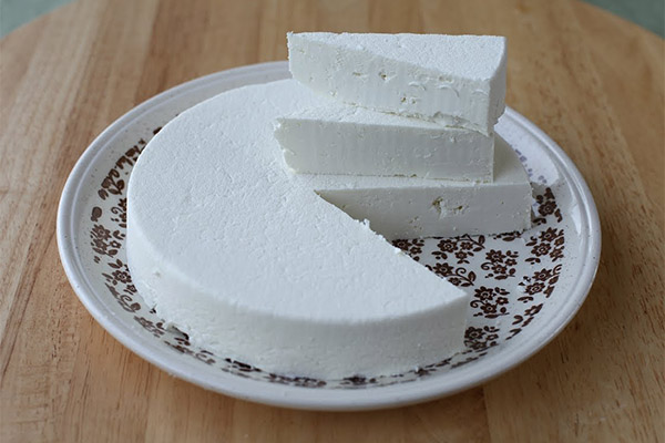 Польза сыра из козьего молока
