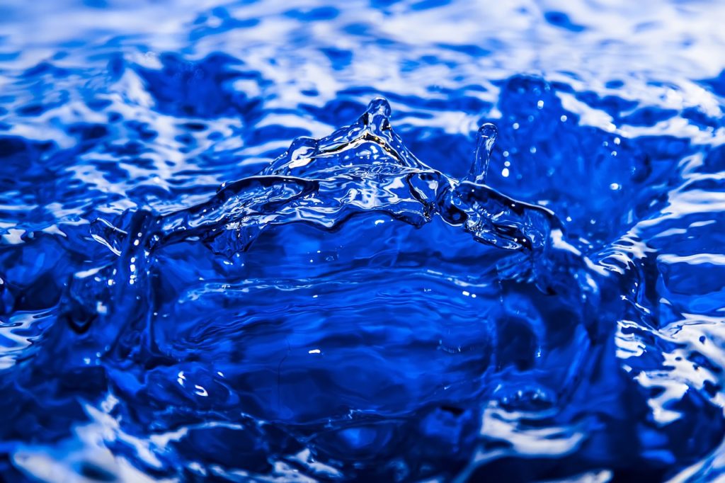 Агрегатные состояния воды: лед, жидкость, газ, плазма